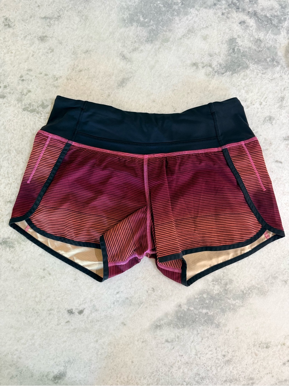 Lululemon Speed Up 4” shorts